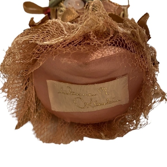 💕Katherine’s Collection Victorian Ballerina Bust Form Ornament - Picture 6 of 7